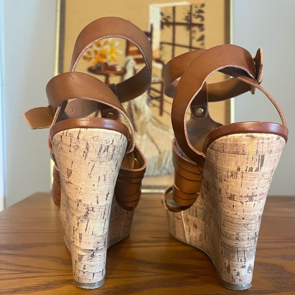 G by guess womens 8.5 brown cork wedges platform sandals EUC - Picture 3 of 9